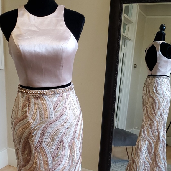 SIZE 4 No Alterations two piece prom gown in blush - Picture 2 of 13